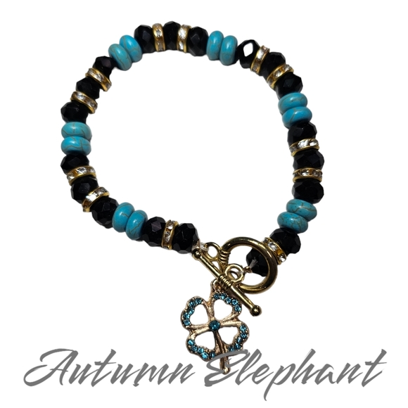 NWT Lucky Clover Bracelets - Set of 2 - Picture 5 of 6